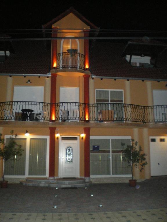 Mediterran-Apartmanok-Harkány Exterior foto